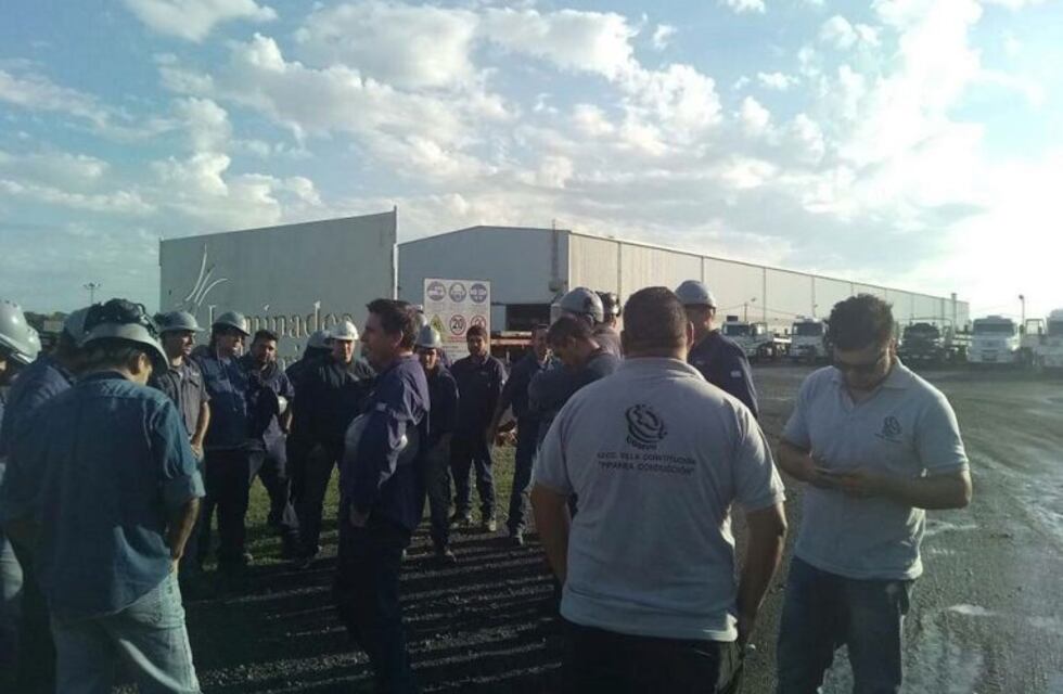 Tensión en una metalúrgica villense: hubo despidos tras reclamar por mejores salariales