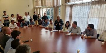 Legisladores, intendentes y presidentes comunales del PJ analizaron la situación económica\u002E (Aire de Santa Fe)