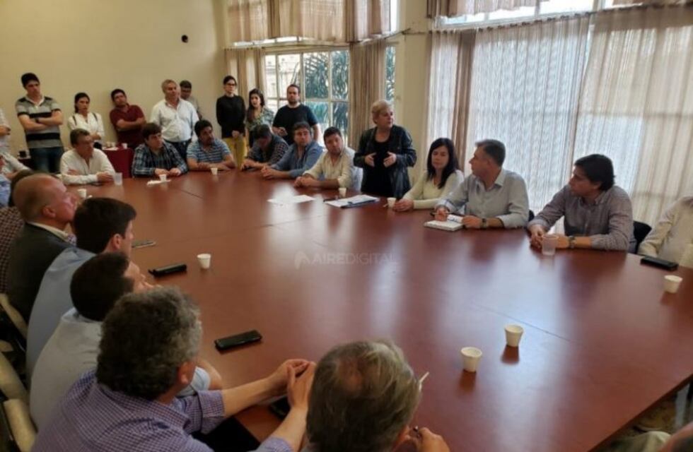 Comunas y municipios denuncian el "abandono" de la Provincia