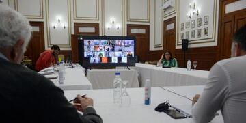 videoconferencia de gobernadora e intendentes
