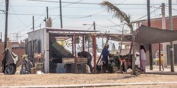 Verdulería ilegal en El Huayco (foto tomada de El Tribuno)