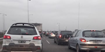 En la Circunvalación a la altura de la Juan B\u002E Justo, un corte de la UOM provoca demoras en el tránsito\u002E