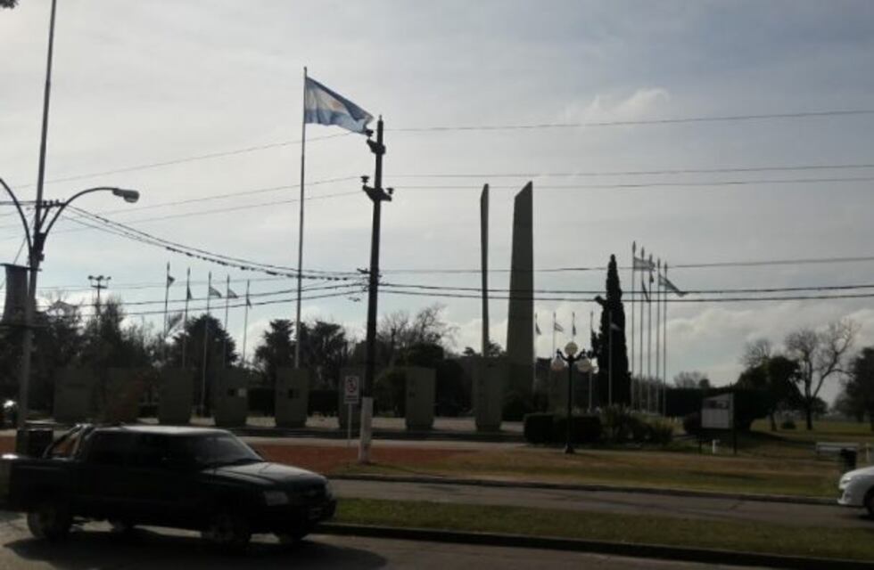 Demoraron a una pareja que tenía sexo en un auto en el Campo de la Gloria