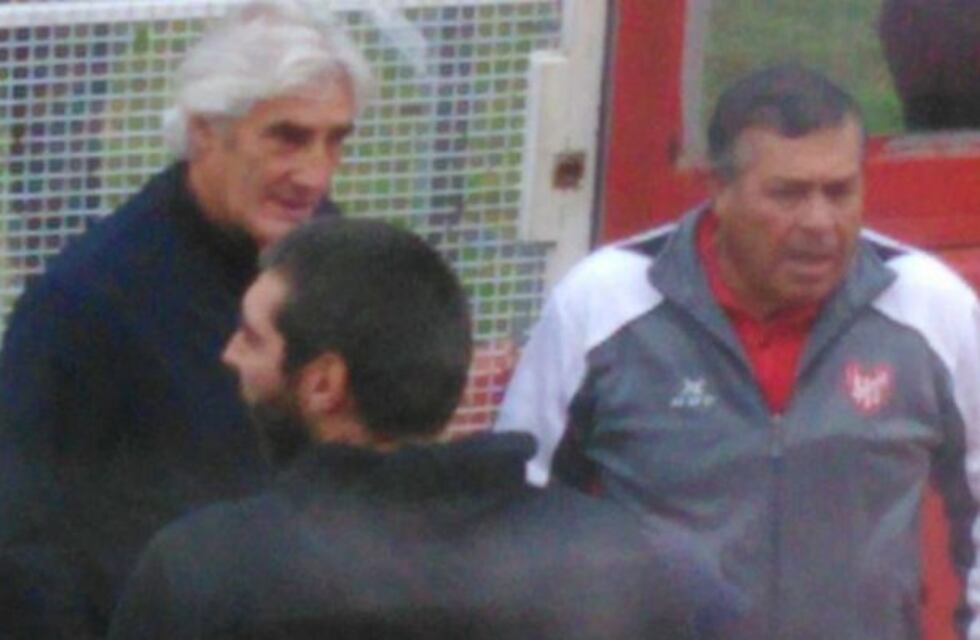 Carucha Corti, presente en Alta Córdoba para ver a su Instituto