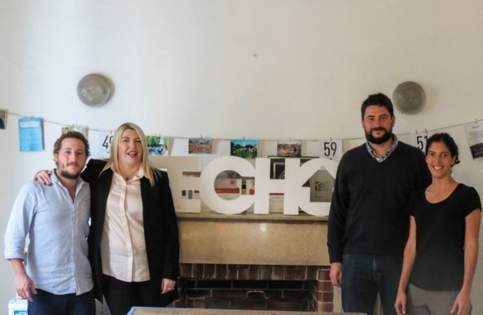 Bertone firmó un convenio de colaboración con la asociación civil "TECHO"