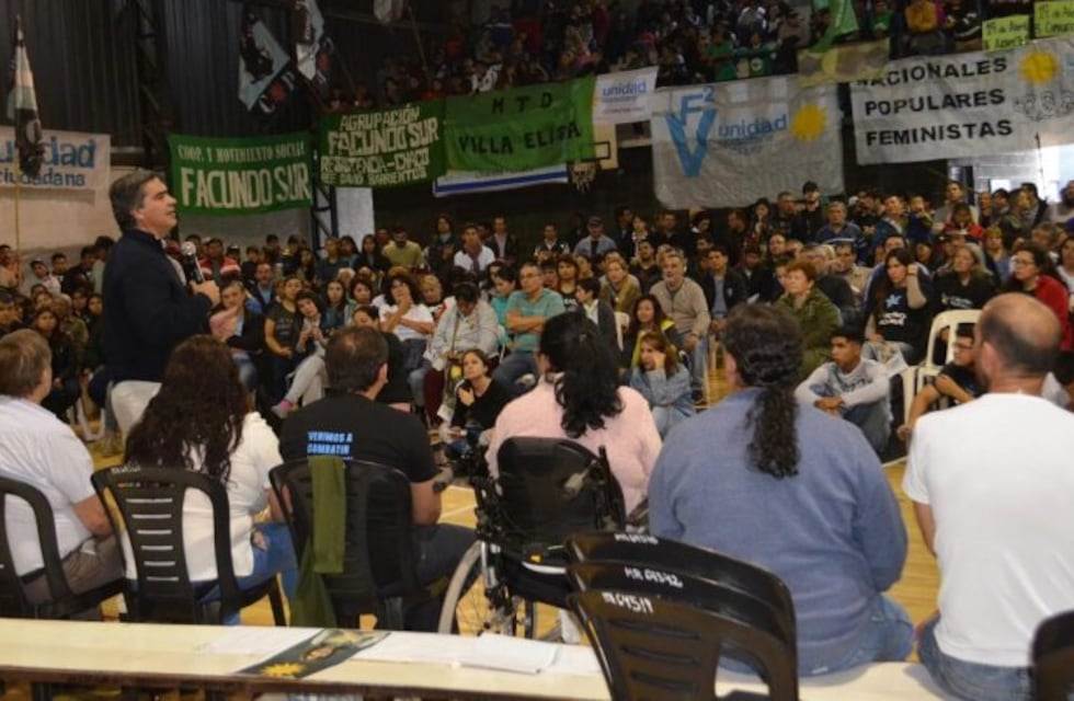 Capitanich aseguró que quienes hoy apoyan, "hacen un doble juego" a favor de Macri