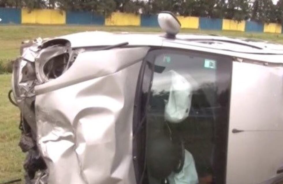 Se quedó dormido y provocó un accidente: hay dos niños heridos