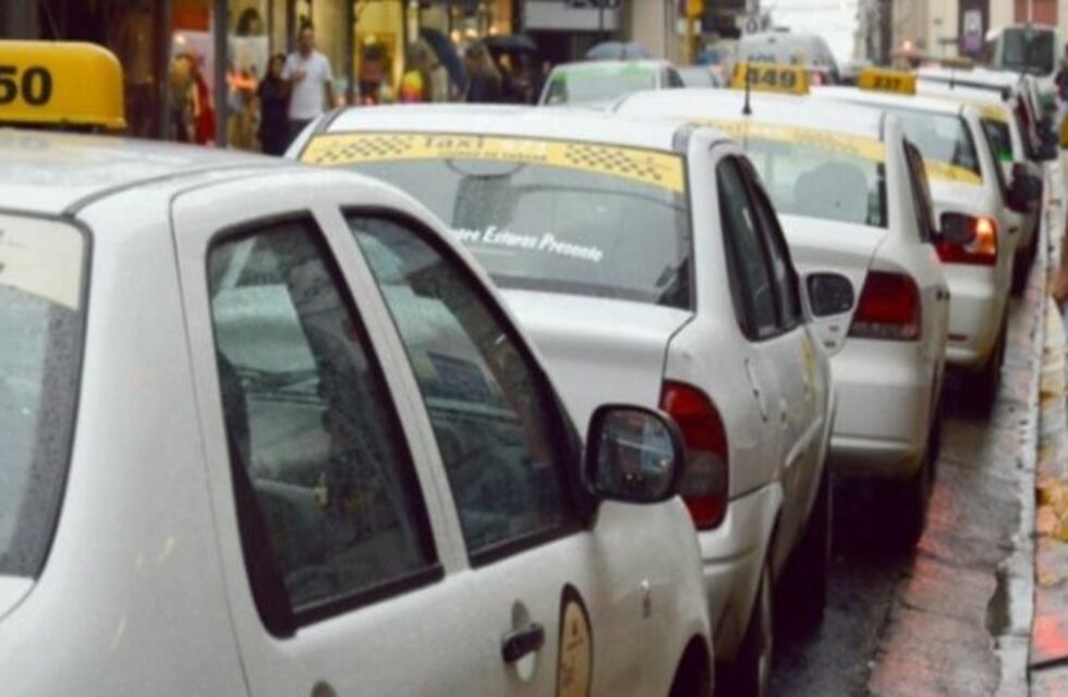 Taxistas también pidieron un aumento tarifario y se reunirán este sábado