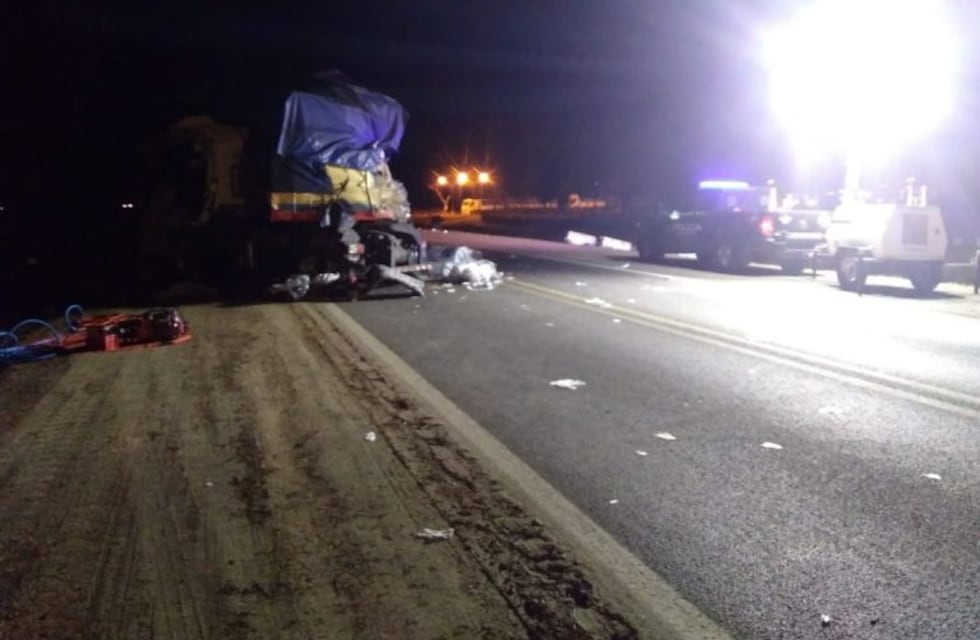 Un camionero falleció en la ruta 33 y el choque provocó un corte total del tránsito