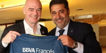 Daniel Angelici y Giganni Infantino (Foto: web)