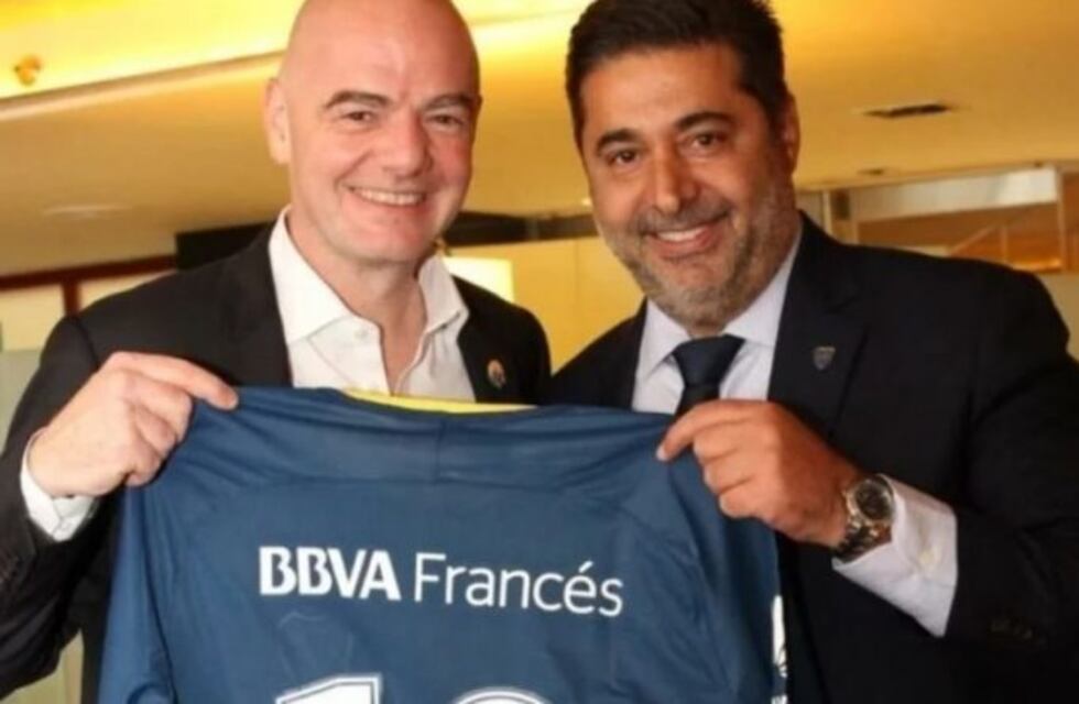 Daniel Angelici viaja a Europa para intentar conseguir un lugar en el Mundial de Clubes