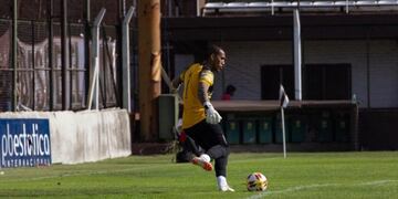 El arquero Arce fue quien encabezó los reclamos Albirrojos por el segundo gol del Calamar\u002E