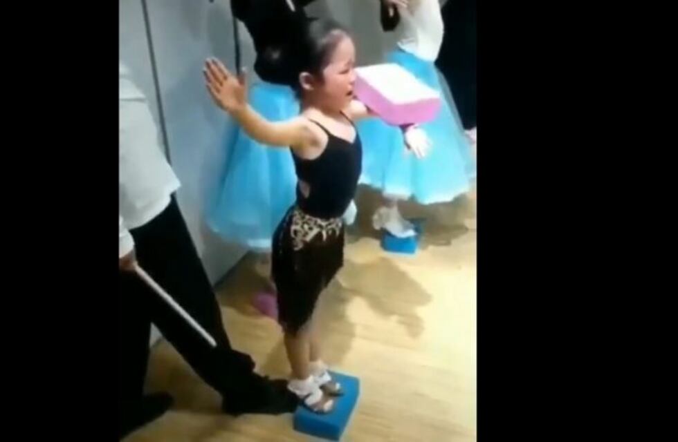 El cruel entrenamiento de baile de una nena que se hizo viral