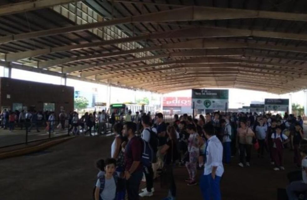 Paro de colectivos continuará hasta el jueves 18