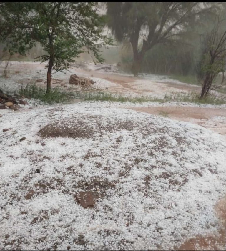 Fuerte caída de granizo en Guandacol