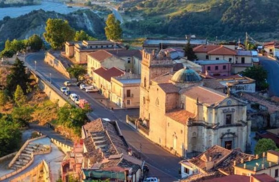 Un municipio italiano libre de coronavirus vende casas a un euro: qué requisitos piden