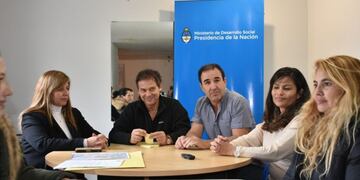 Entregan aportes a organizaciones civiles de Caleta Olivia