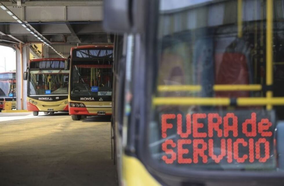 Rige el paro por 24 horas de la línea 60 de colectivos y miles de pasajeros se ven afectados por la medida
