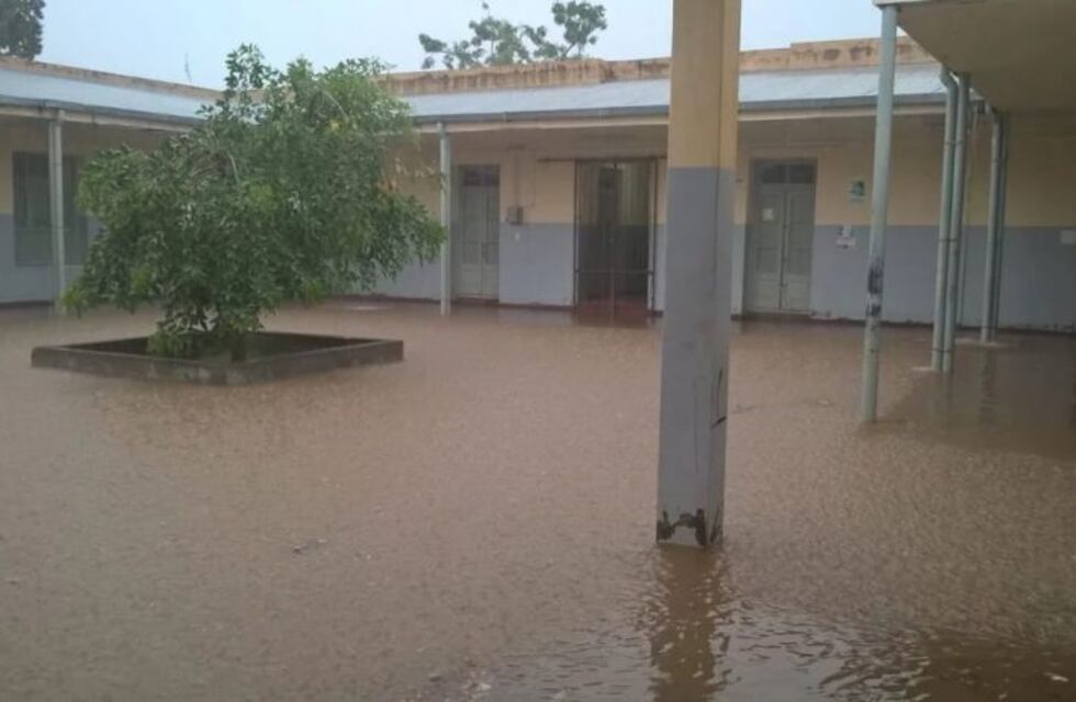 En Andalgalá, la lluvia causó daños en casas y edificios públicos