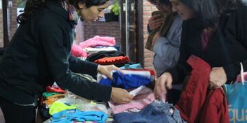 En esta comunidad católica se enseña desde hace 12 años una nueva manera de consumo, con la propuesta de “vivir para tener”\u002E En la feria se reúnen decenas de personas con ese pensamiento como motor de vida y de nuevos valores\u002E