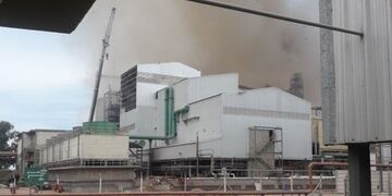 La explosión se produjo en una de las celdas de la planta de la firma Cofco, ex Nidera en Puerto San Martín\u002E (Twitter)