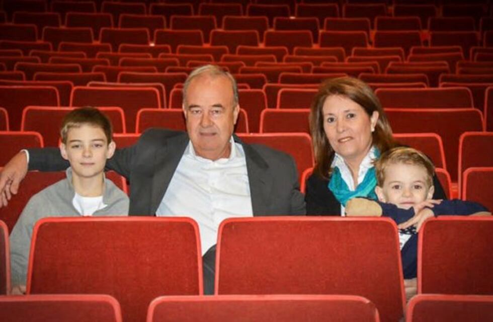 Desde hace 10 años, la familia de un médico pampeano construye un teatro en Santa Rosa
