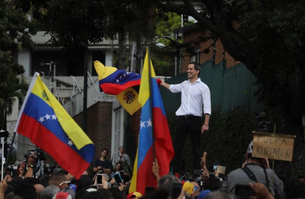 Multitudinaria movilización de la oposición en Venezuela