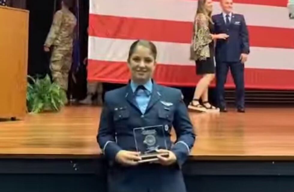 Histórico: Una cordobesa primera egresada argentina de la Fuerza Aérea de los Estados Unidos