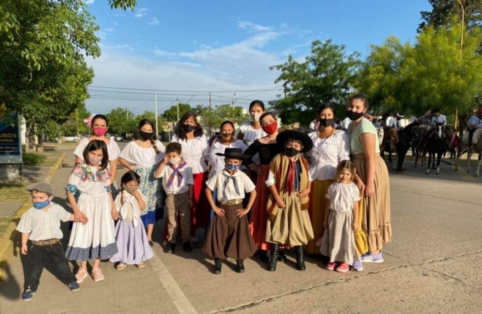 Balnearia festejó el Día de la Tradición en sus calles