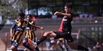 Paridad en los clásicos rosarinos de inferiores