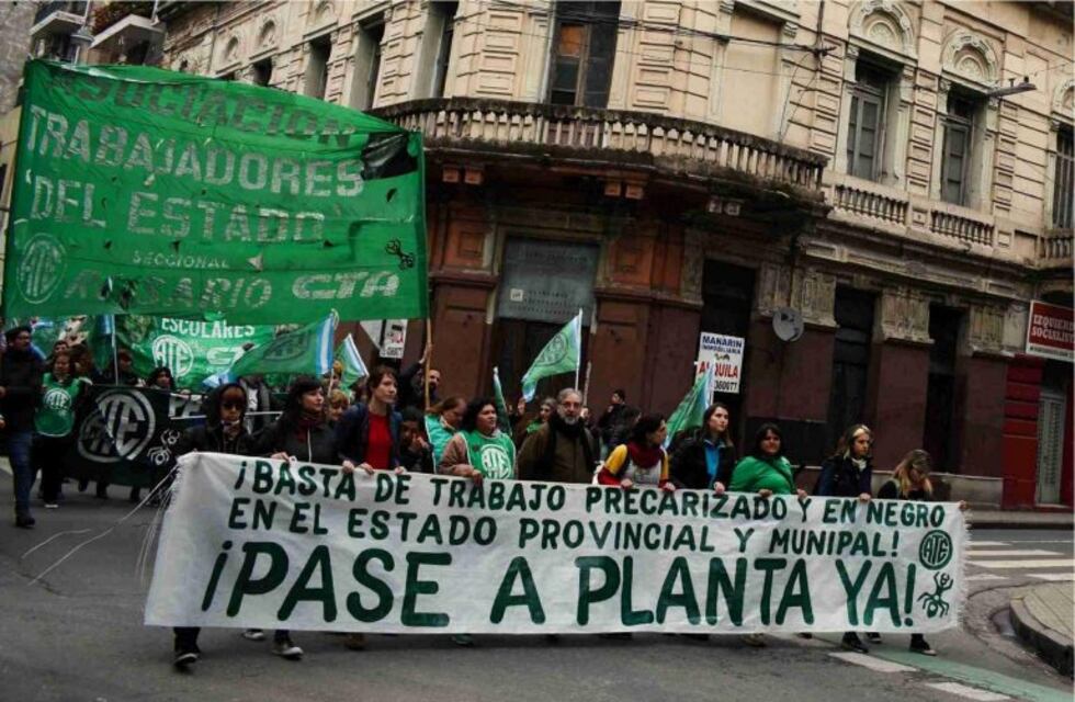 Cuál es el salario mínimo que piden los trabajadores estatales de Santa Fe para el 2022