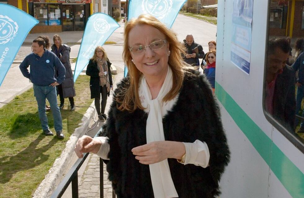 Alicia Kirchner viajó a Europa en medio de la grave crisis en Santa Cruz