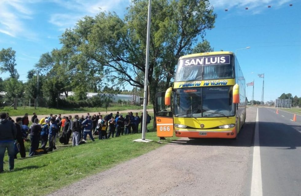 La Policía de Córdoba realiza rigurosos controles en la previa al partido entre Boca y Central