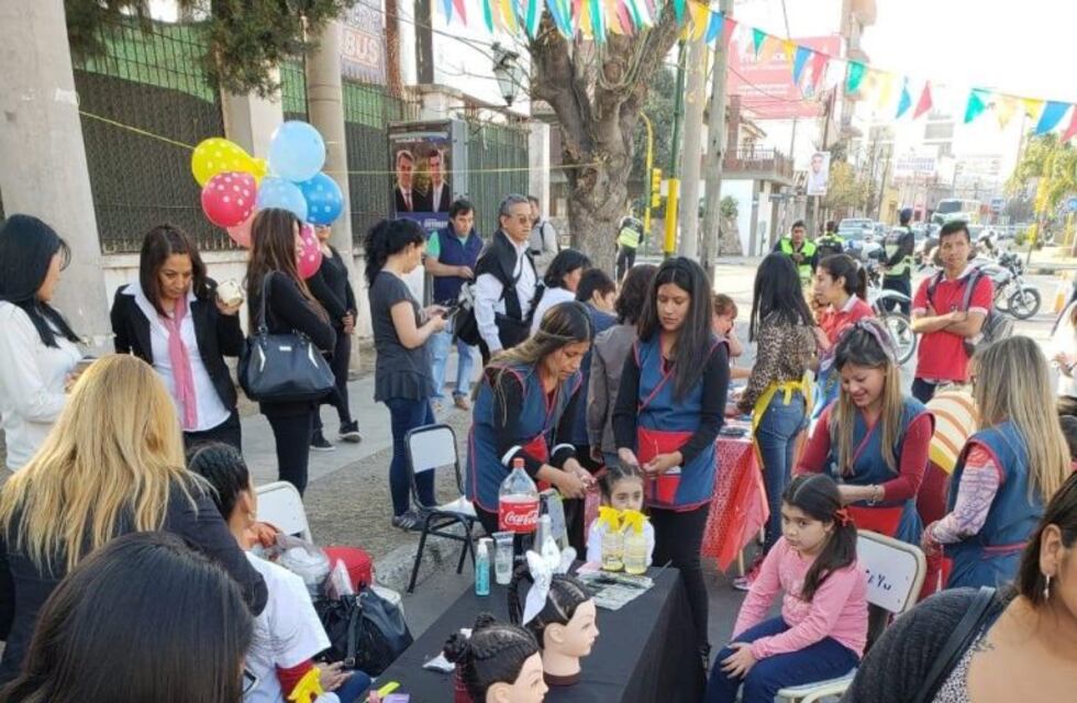 Realizarán cortes, peinados y tinturas gratis por el Día de la Madre