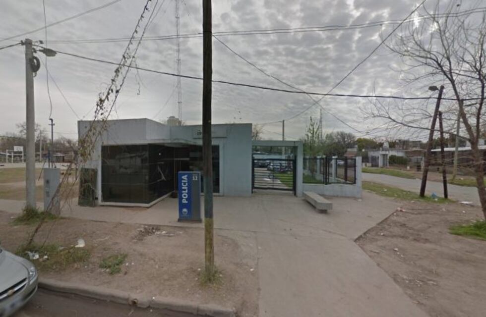 Quedó grabado: ráfaga de disparos frente a la comisaría 12° y ocho detenidos