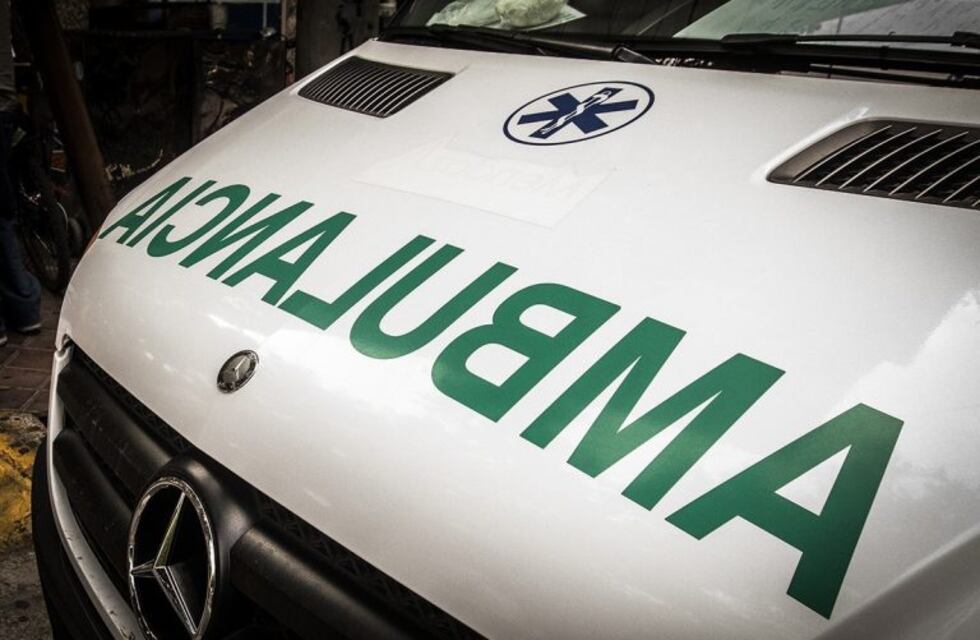 Dos hombres murieron tras chocar contra un árbol en Junín