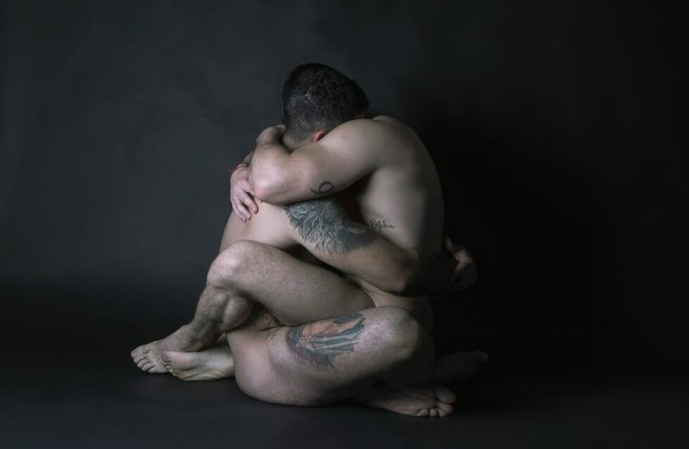 Las fotos de Andres Bersán: el arte del desnudo masculino