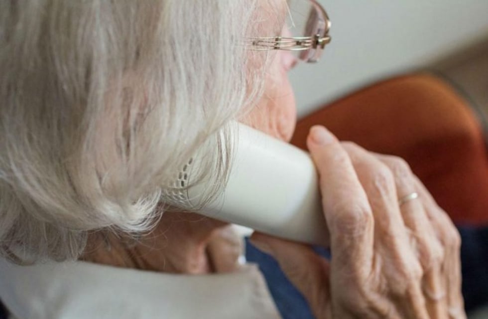 Belgrano: con el "cuento del tío" le robaron 60.000 dólares y un millón de pesos a una jubilada de 83 años