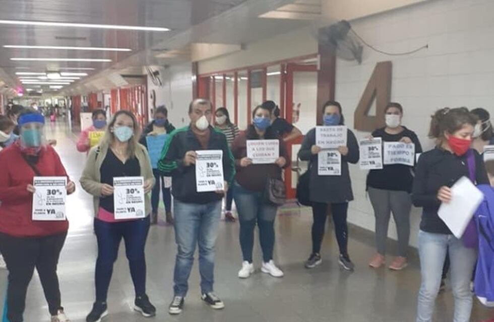 Prestadores del Hospital Notti reclaman el pago del sueldo