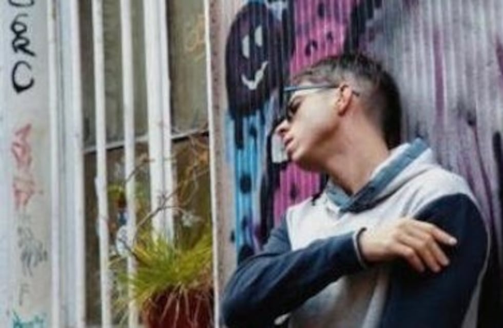 Rodgal, el reggaetonero posadeño, estrenó videoclip: "Como un loco"