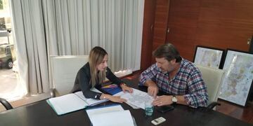 La secretaria de Obras y Servicios Públicos de la Municipalidad de Rafaela, Bárbara Chivallero, se reunió con el Administrador General de Dirección Provincial de Vialidad, Oscar Ceschi\u002E