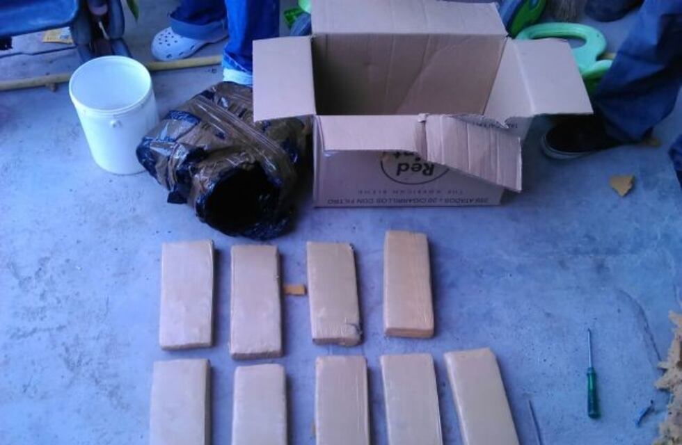La Policía iba por jamones, pero encontró 10 panes de marihuana
