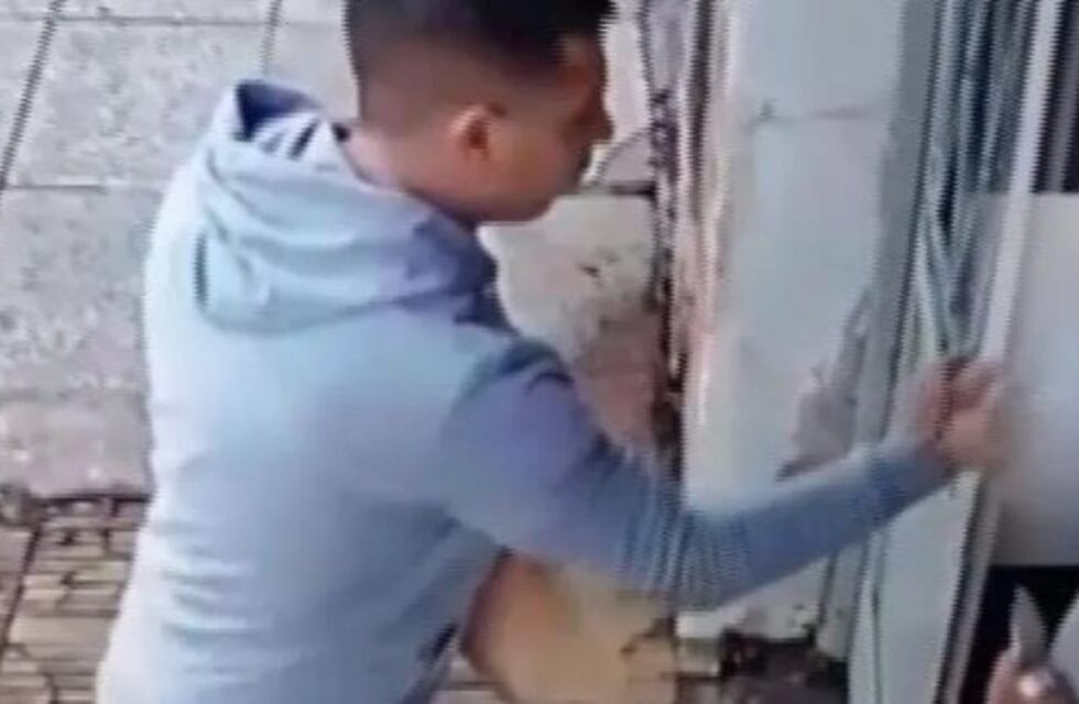 Cuento del tío: engañó a un abuelo para robarle 15 mil pesos y las joyas de su esposa muerta