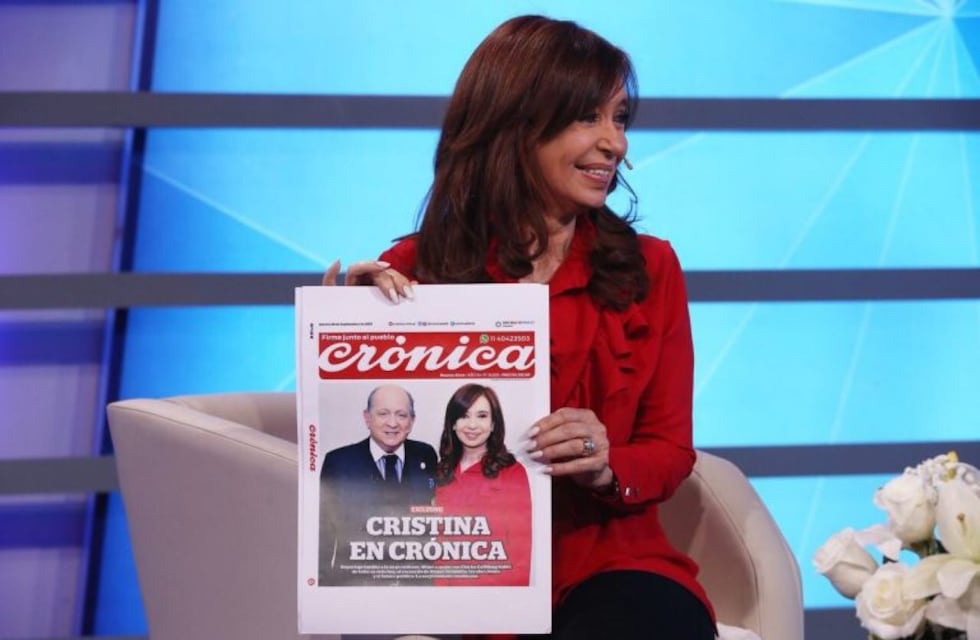 El show de placas de Crónica durante la entrevista a Cristina Kirchner