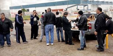 Unos 50 trabajadores se manifiestan en la puerta e La Campagnola\u002E