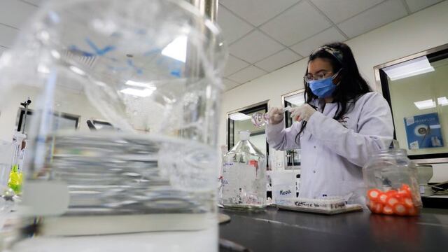 Sigue subiendo la curva: hubo 1.950 casos de coronavirus y 16 muertes