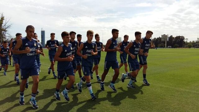 La Selecciu00f3n Argentina Sub 20 pone primera en el Sudamericano ante Peru00fa.
