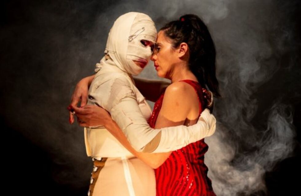 Nunca nadie murió de amor excepto alguien alguna vez, en La Cochera