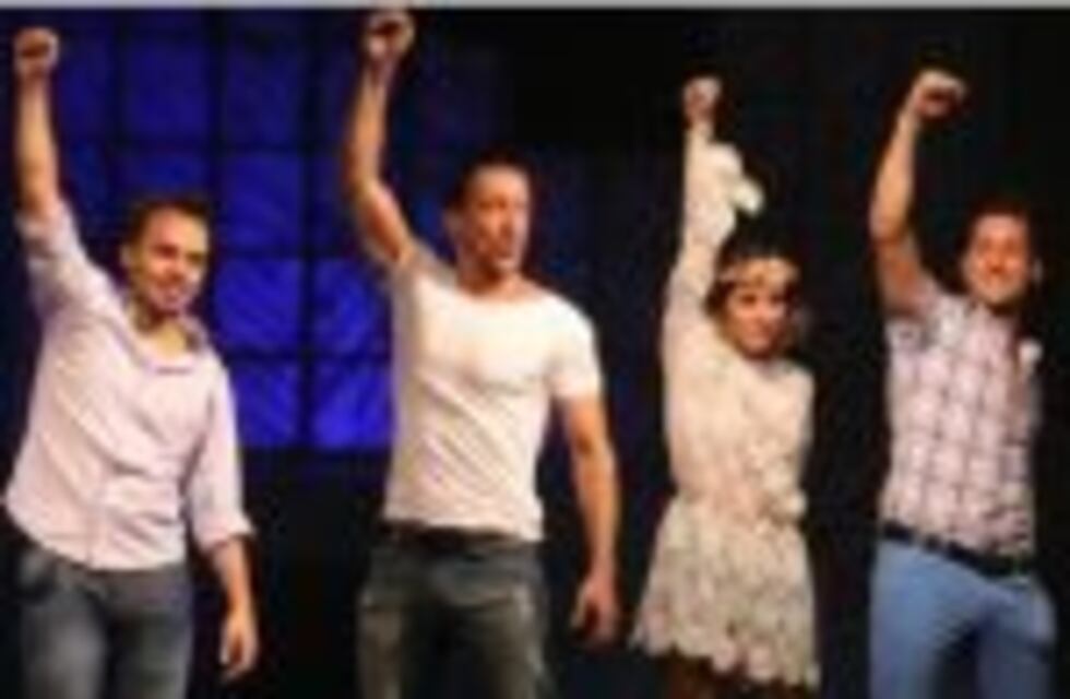 Por la muerte de Santiago Vázquez, suspenden y devuelven las entradas de la obra “El otro lado de la cama”