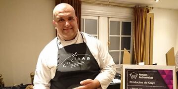 Barón es un especialista de un clásico sanjuanino, la punta de espalda a las llamas\u002E Incluso llegó a estar en varias ediciones de Cocineros Argentinos\u002E